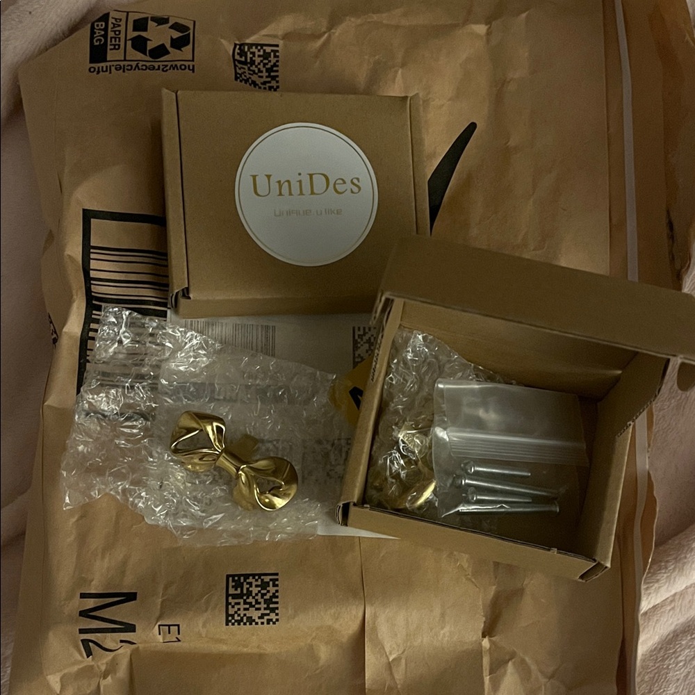 UniDes Gold Bow Drawer Knobs